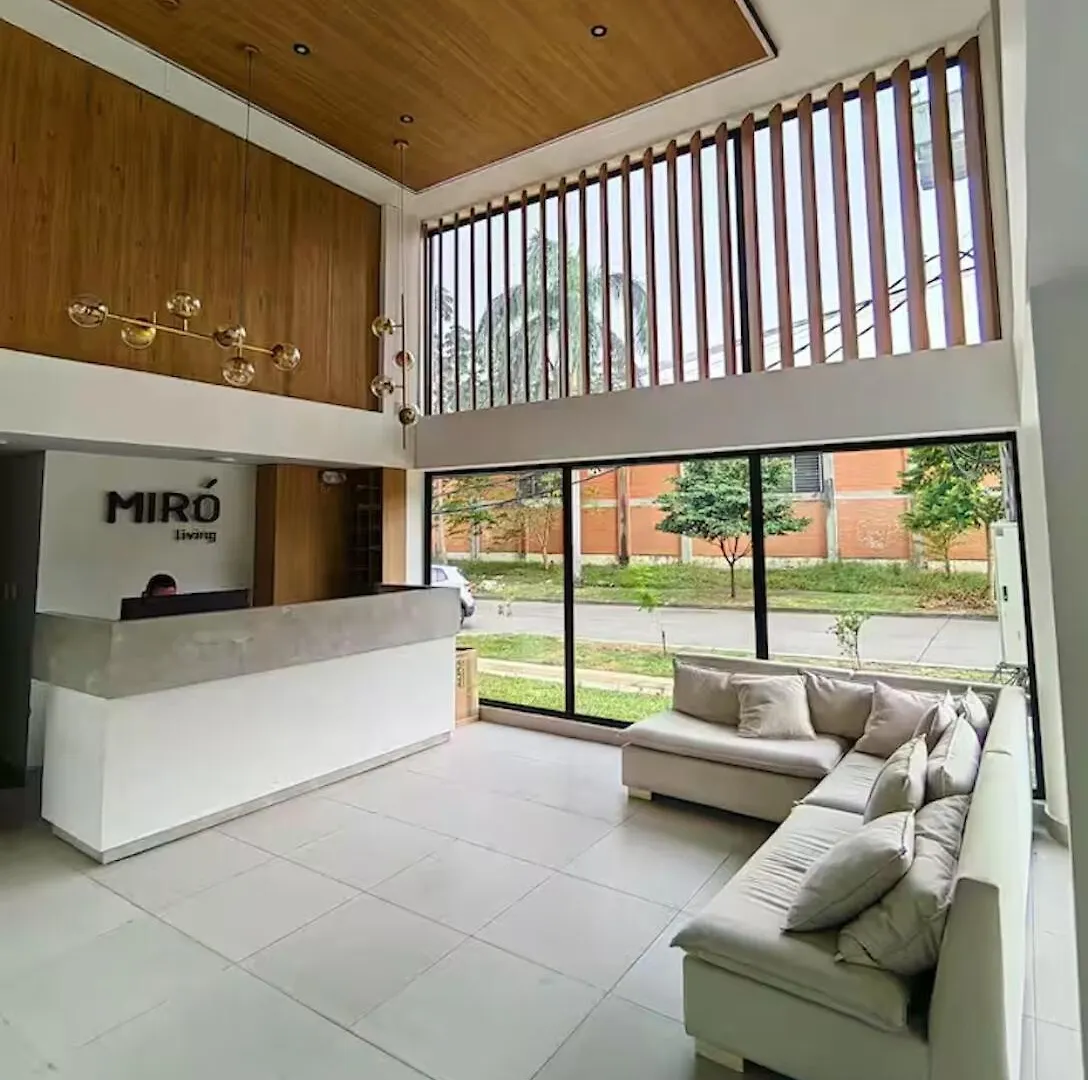 Modern Studio In South Cali - Style & Comfort